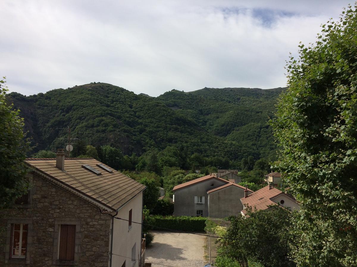 Hotel Et Appartements Les Platanes Thueyts Zewnętrze zdjęcie