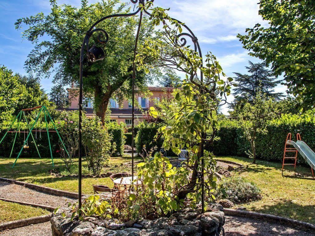 Hotel Et Appartements Les Platanes Thueyts Zewnętrze zdjęcie